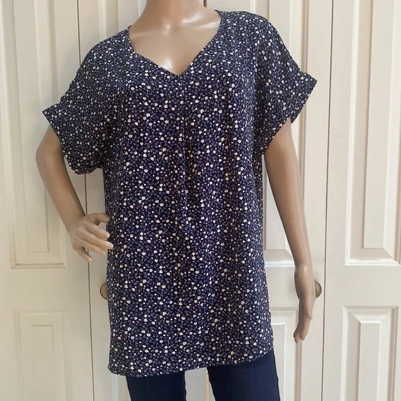 NWOT QUEZHU Womens XL Blue Floral Short Sleeve Blouse. So cute - Picture 2 of 10